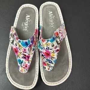Algeria Leather floral multicolor flip flop slip on summer sandals size 37